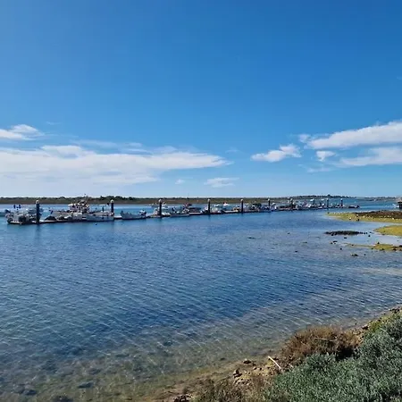 Casa Dos Amigos 아파트 타비라